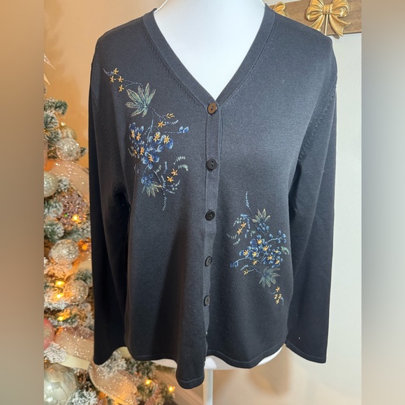 Pendleton Petite Embroidered Silk Blend Cardigan Sweater Size Medium Petite - Picture 2 of 4